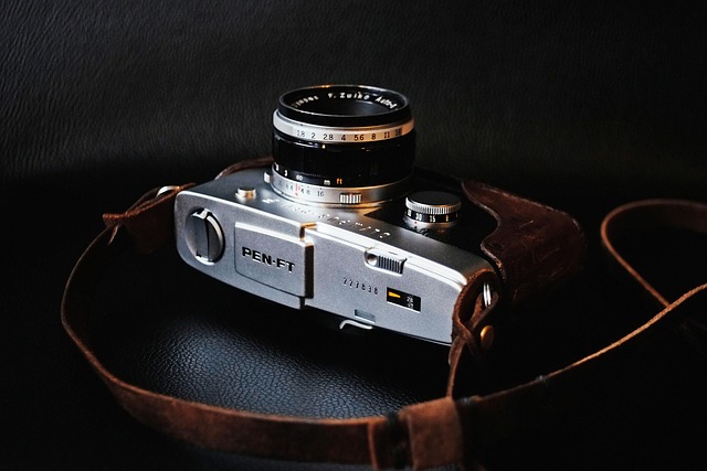 camera dials illustrating aperture shutter speed and ISO